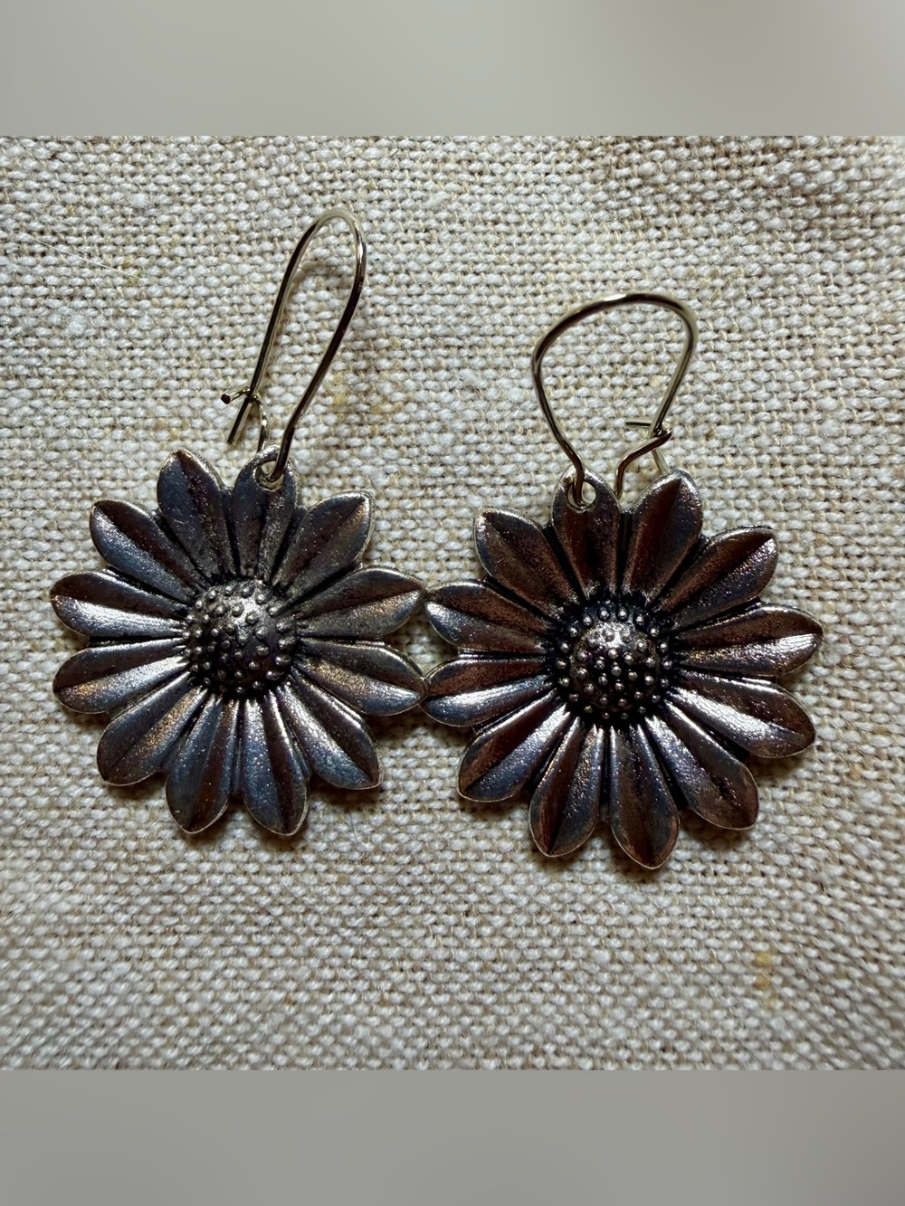 Daisy Flower Drop Earrings - Silver Tone